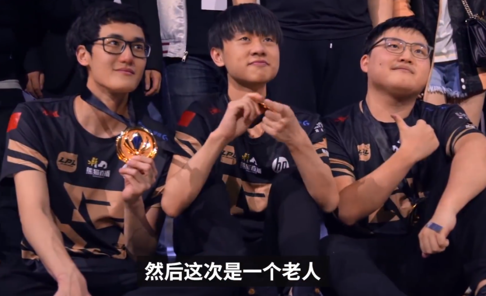 费德勒遭遇十二连败，RNG教练面临压力！的简单介绍